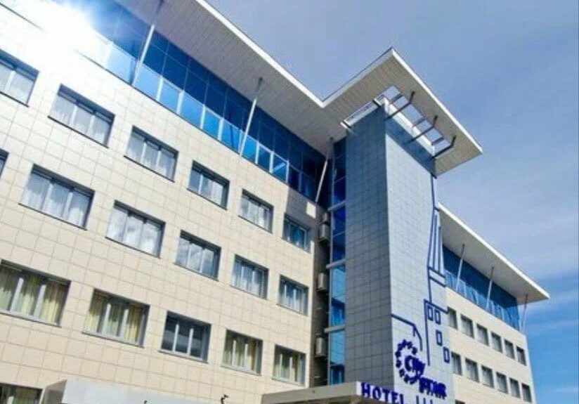 Фотография высокого разрешения размером 824 на 1092 пикселя.