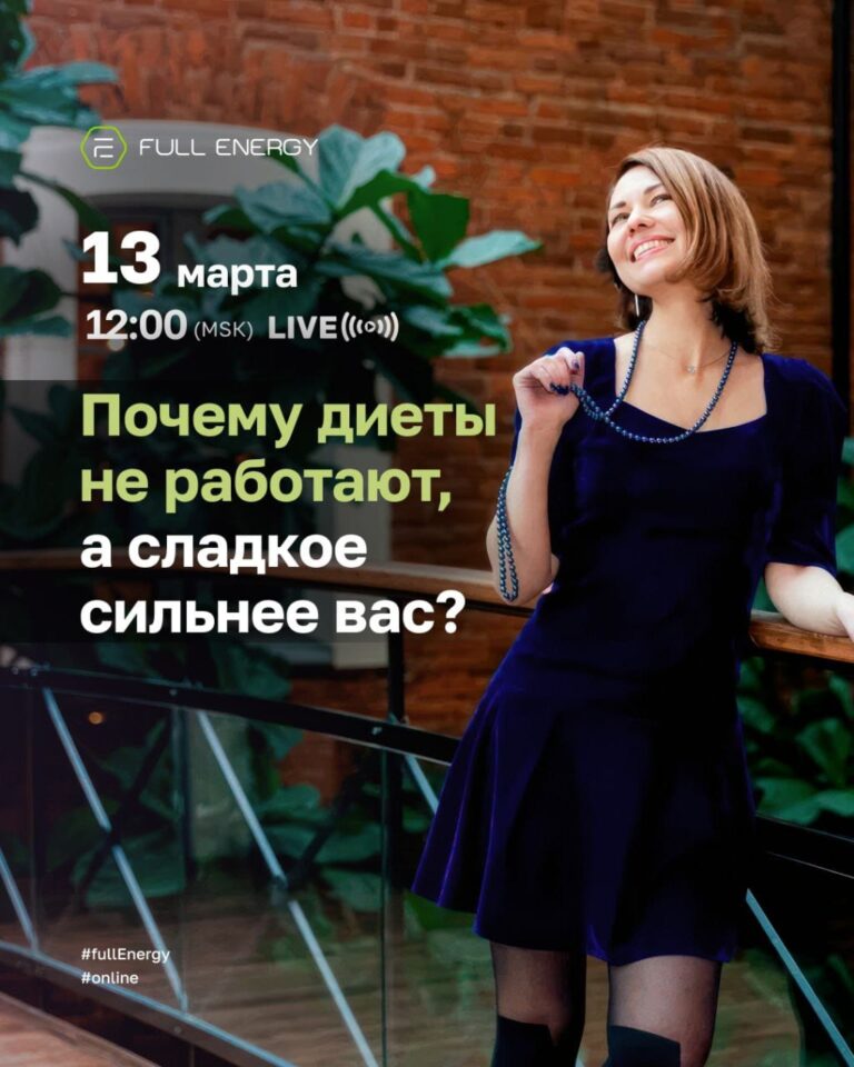 Панорамный снимок с высоты птичьего полета, представляющий широкий ландшафт с зеленой природой и серым небом в далекое рассто